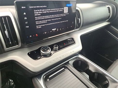 Certified 2025 Ford Expedition Active image 15