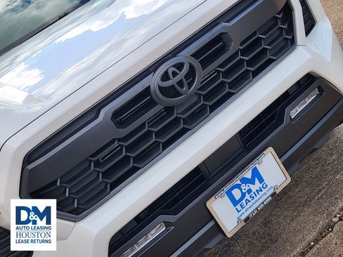 Used 2024 Toyota Tacoma TRD Off-Road image 13