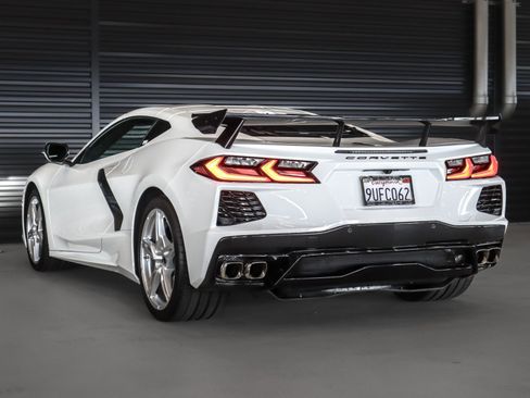Used 2025 Chevrolet Corvette Stingray Preferred Cpe w/ 2LT RWD image 2