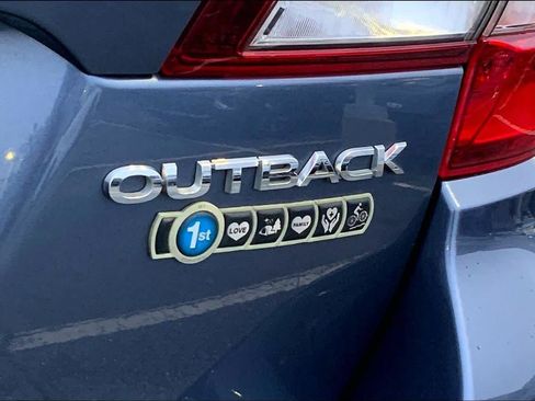 Used 2018 Subaru Outback 2.5i Limited AWD/4WD image 10
