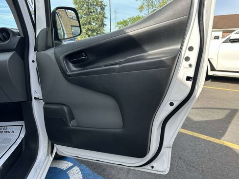 Used 2020 Nissan NV200 S image 25