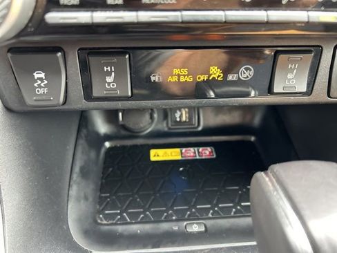 Used 2024 Toyota RAV4 XSE w/ Advanced Technology Package AWD/4WD image 18