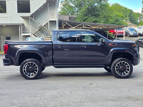 Used 2023 GMC Sierra 1500 AT4 w/ AT4 Premium Package AWD/4WD image 8