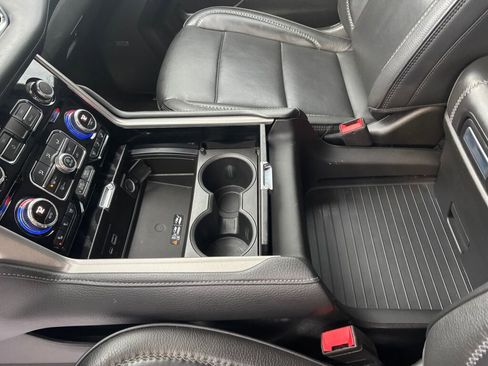 Used 2022 GMC Yukon Denali w/ Max Trailering Package image 18