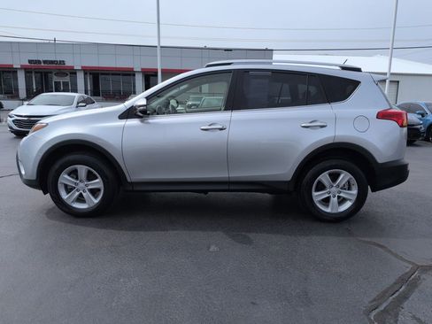 Used 2013 Toyota RAV4 XLE image 2