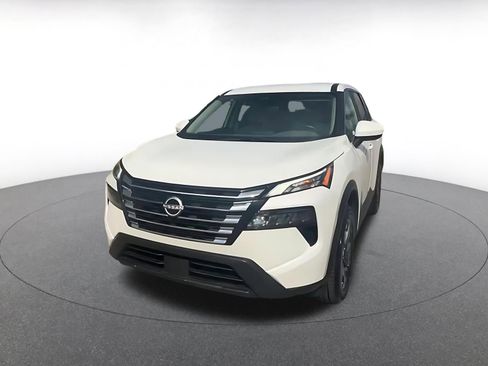 Used 2025 Nissan Rogue SV image 7