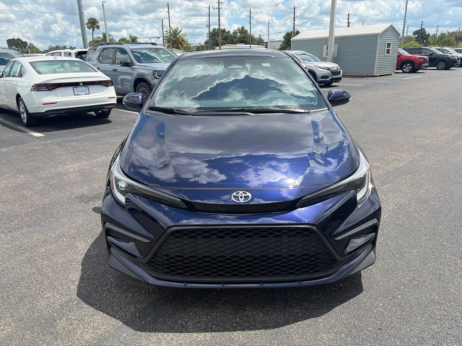 Used 2025 Toyota Corolla SE w/ SE Premium Package FWD image 31