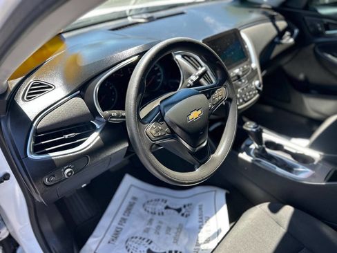 Used 2020 Chevrolet Malibu LT FWD image 9