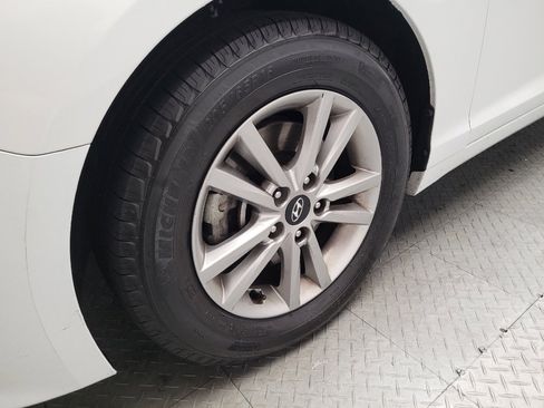 Used 2015 Hyundai Sonata SE w/ Option Group 09 FWD image 31