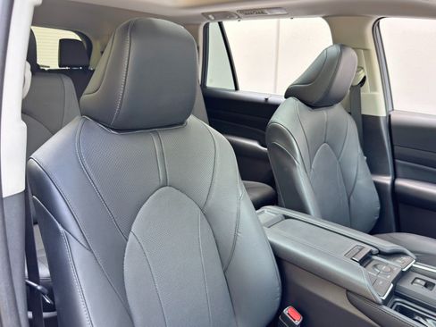 Used 2024 Toyota Grand Highlander FWD image 38