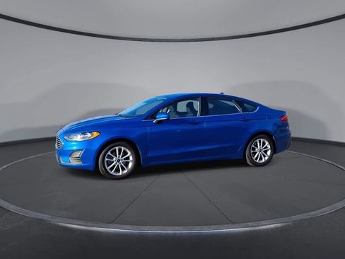 Used 2019 Ford Fusion SE image 4