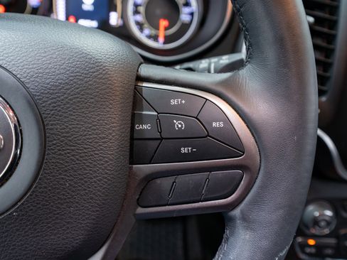 Used 2019 Jeep Cherokee Latitude Plus w/ Cold Weather Group image 25