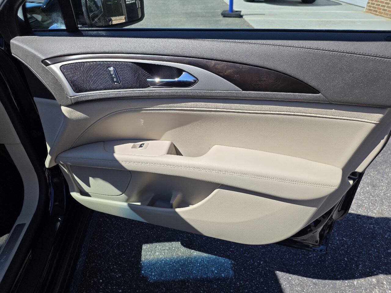 Used 2017 Lincoln MKZ Reserve w/ Technology Package AWD/4WD image 30