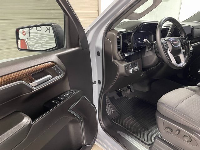 Used 2024 GMC Sierra 1500 Elevation w/ X31 Off-Road Package AWD/4WD image 10