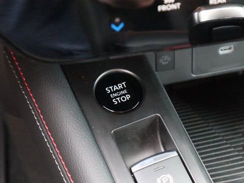 New 2025 Nissan Kicks SR FWD image 18