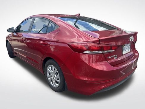 Used 2017 Hyundai Elantra SE FWD image 4