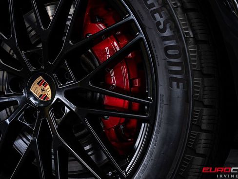 Used 2025 Porsche Cayenne GTS AWD/4WD image 19