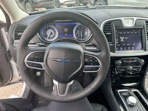 Used 2023 Chrysler 300 Touring RWD image 15