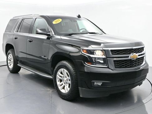 Used 2018 Chevrolet Tahoe LT w/ Luxury Package AWD/4WD image 2