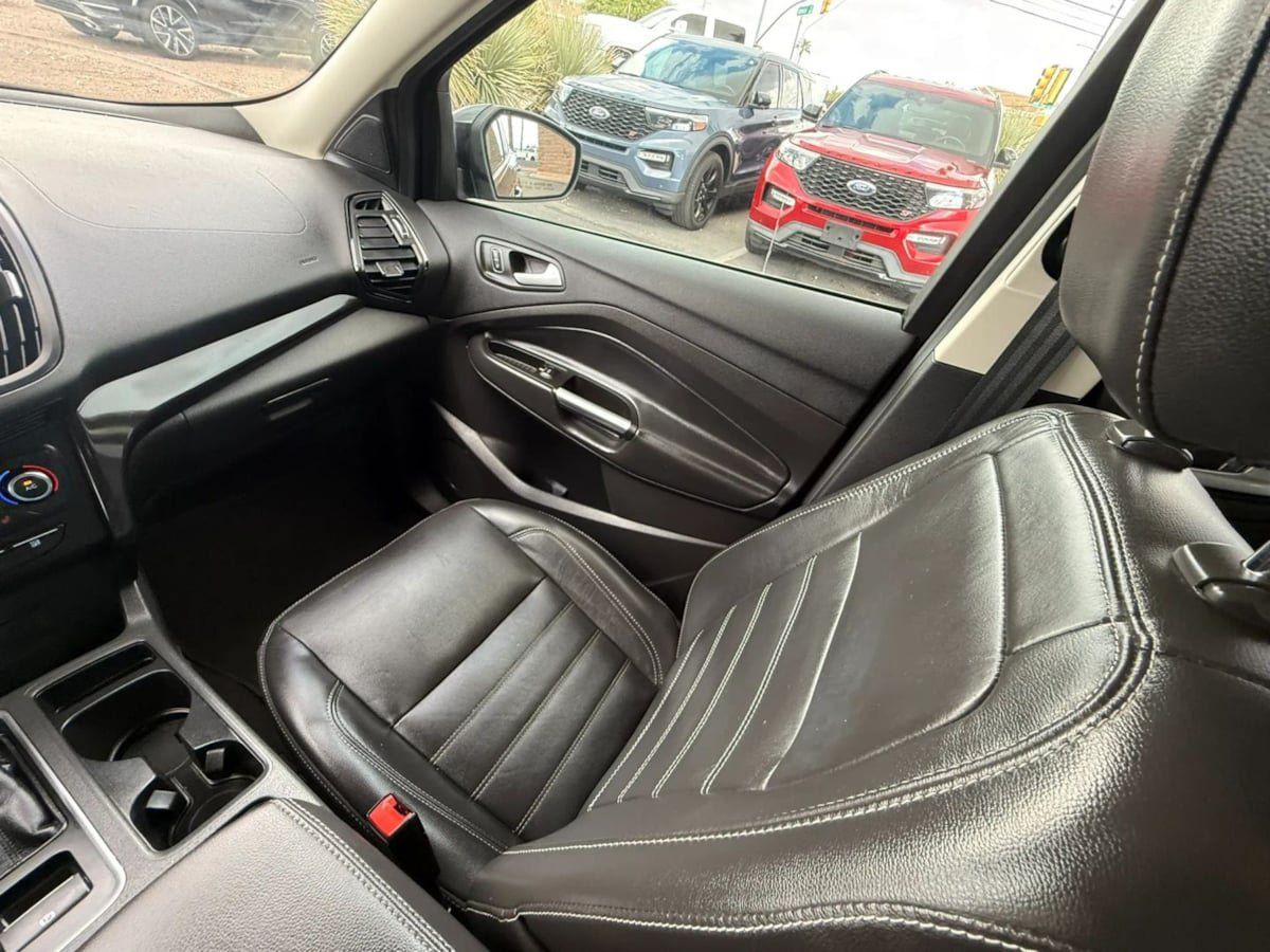Used 2017 Ford Escape Titanium FWD image 44