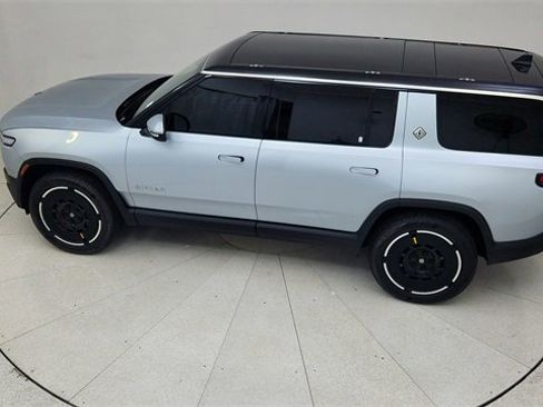 Used 2025 Rivian R1S Adventure image 81