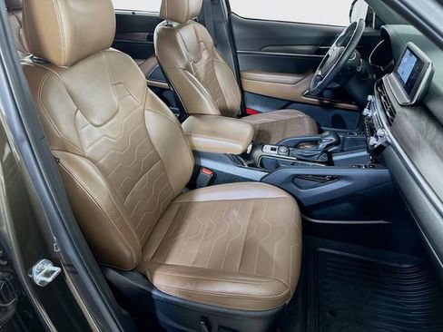 Used 2022 Kia Telluride SX w/ SX Prestige Package image 12