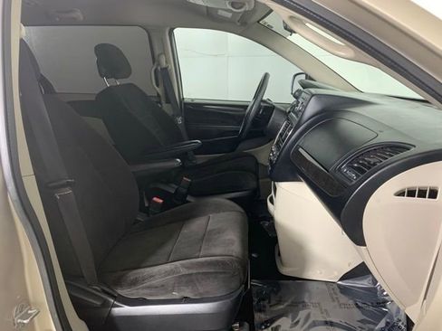 Used 2013 Dodge Grand Caravan SXT FWD image 21