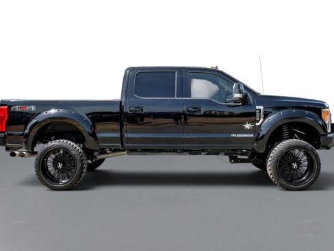 Used 2019 Ford F250 Lariat w/ Lariat Ultimate Package AWD/4WD image 5