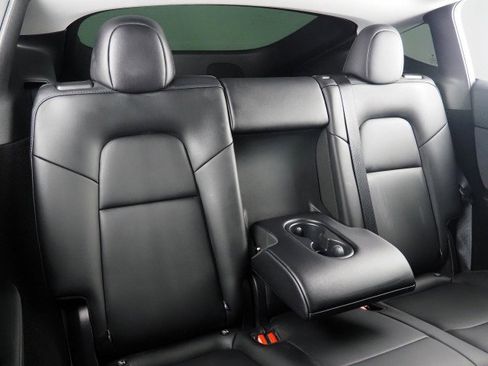 Used 2025 Tesla Model Y Long Range RWD image 18