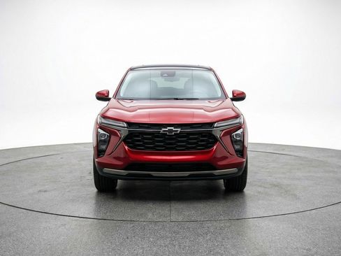 Used 2025 Chevrolet TrailBlazer LT image 2