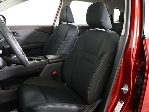 Used 2023 Nissan Rogue S image 27