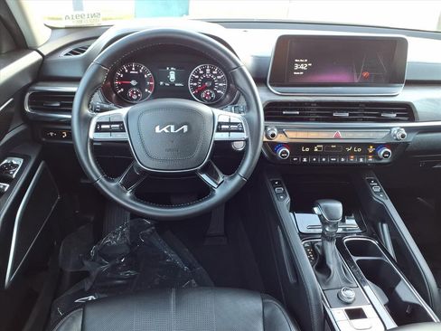 Certified 2022 Kia Telluride EX image 12