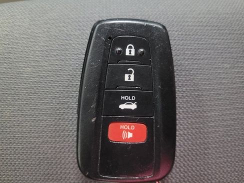 Used 2021 Toyota Corolla LE w/ LE Convenience Package FWD image 32