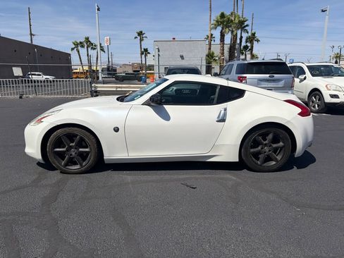 Used 2011 Nissan 370Z Touring RWD image 4