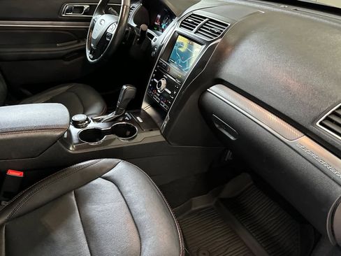 Used 2019 Ford Explorer Sport w/ Equipment Group 401A image 17