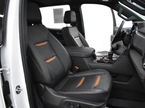 Used 2024 GMC Sierra 1500 AT4 w/ Technology Package image 40