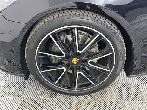 Used 2018 Porsche Panamera 4S image 8