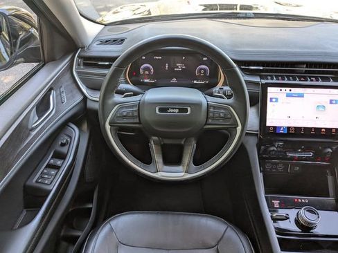 Used 2023 Jeep Grand Cherokee Limited image 22