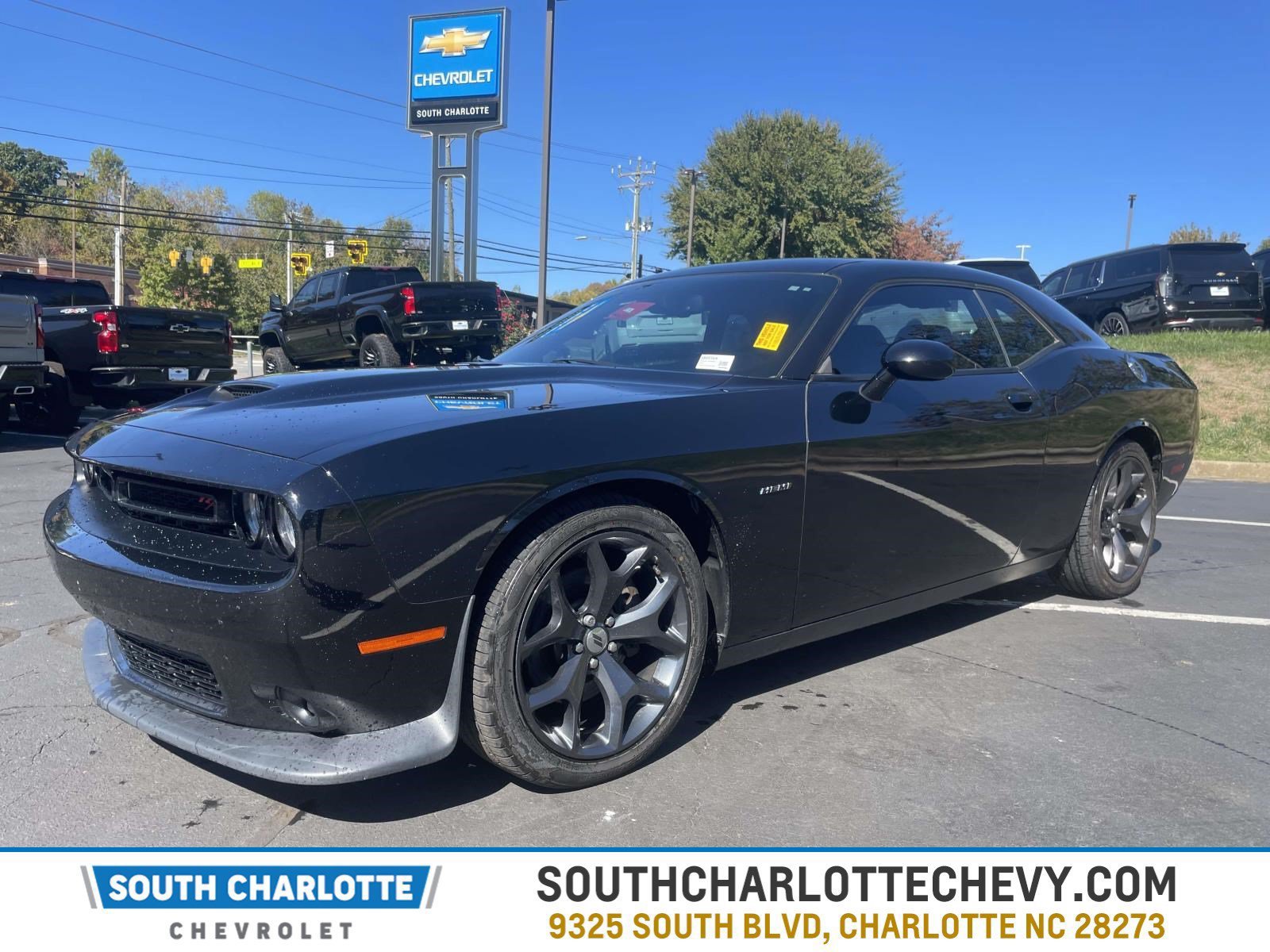Used 2019 Dodge Challenger R/T w/ Cold Weather Group RWD image 1