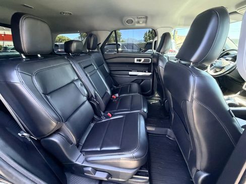 Used 2021 Ford Explorer XLT w/ Equipment Group 202A AWD/4WD image 19