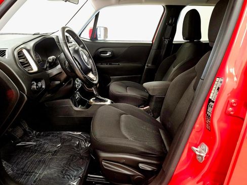 Used 2016 Jeep Renegade Latitude w/ Cold Weather Group image 12