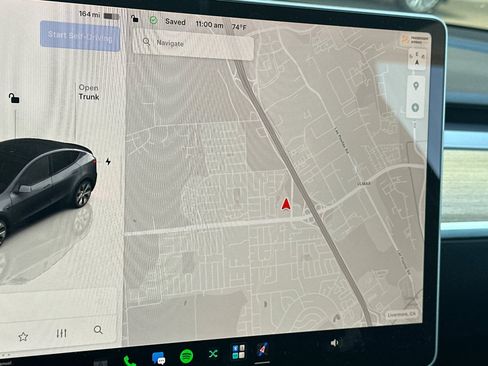 Used 2023 Tesla Model Y Long Range AWD/4WD image 41