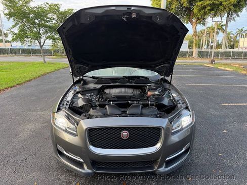 Used 2017 Jaguar XJ R-Sport RWD image 81