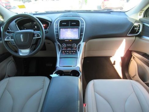 Used 2020 Lincoln Nautilus FWD image 13
