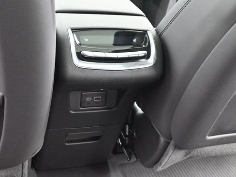 Certified 2025 Cadillac XT6 Sport w/ LPO, Floor Liner Package AWD/4WD image 33