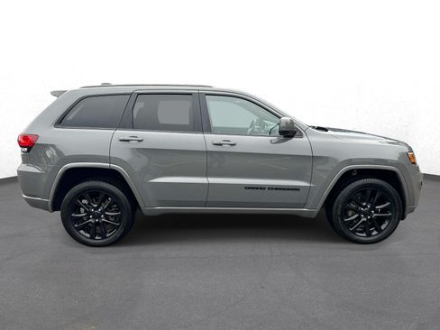 Used 2020 Jeep Grand Cherokee Altitude AWD/4WD image 2