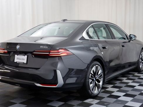 New 2026 BMW 530i xDrive w/ Premium Package image 17