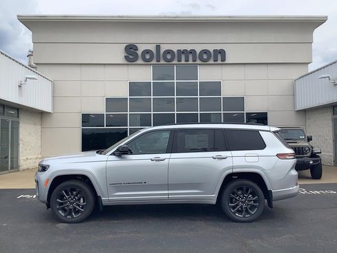 New 2026 Jeep Grand Cherokee L Limited AWD/4WD image 1