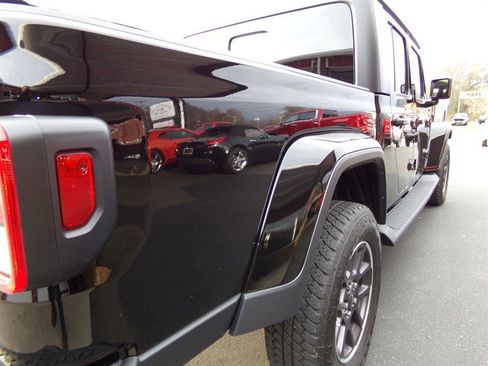 Used 2023 Jeep Gladiator Overland w/ Cold Weather Group image 9