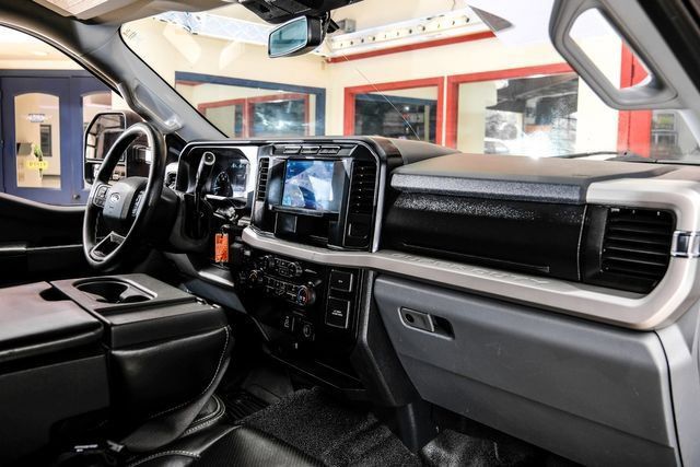 Used 2023 Ford F250 XLT w/ FX4 Off-Road Package AWD/4WD image 12